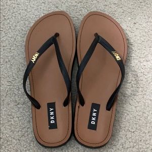 DKNY flip flop